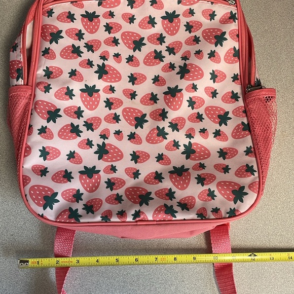 Strawberry backpack - Picture 7 of 7